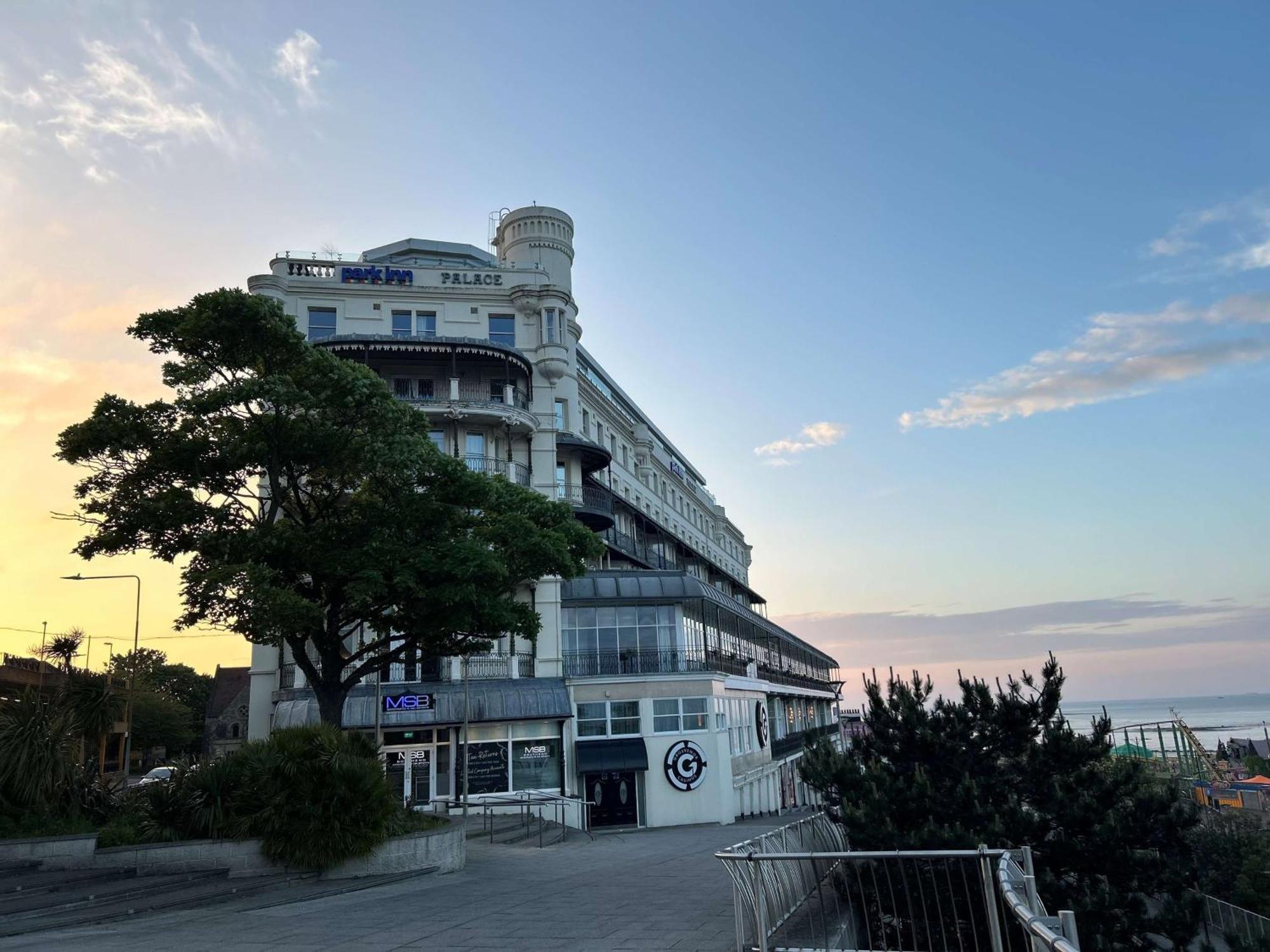 Park Inn By Radisson Palace Southend-on-Sea Exterior photo